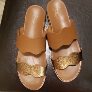 Crown Vintage Tan and gold sandals